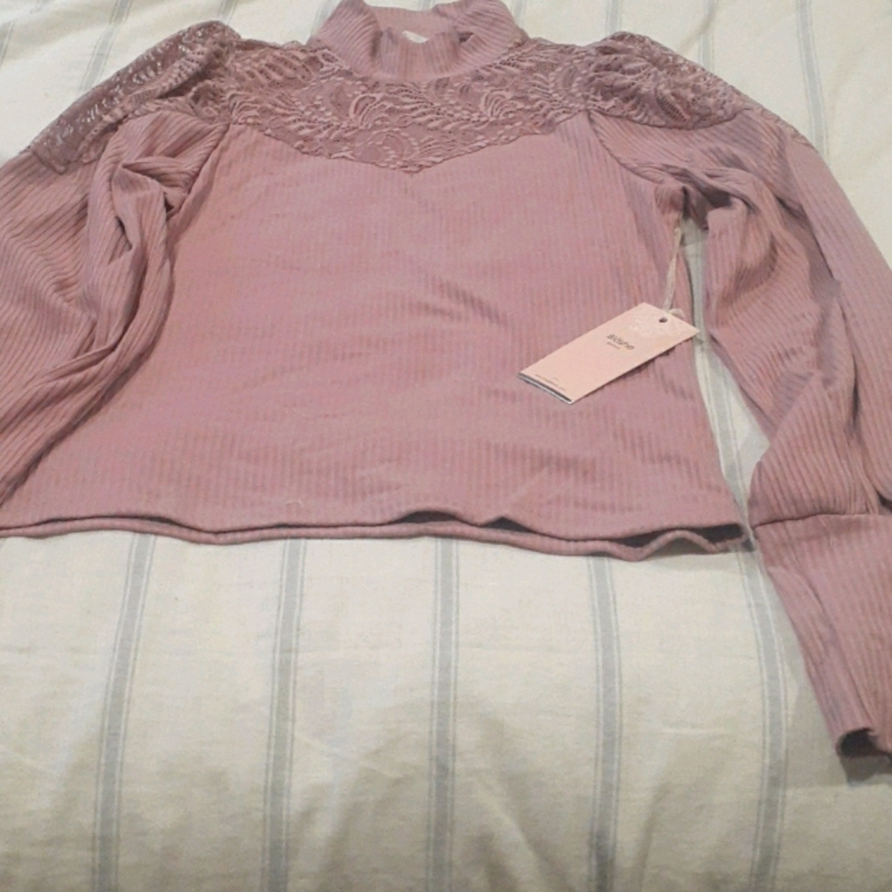 Long turtle neck shirt